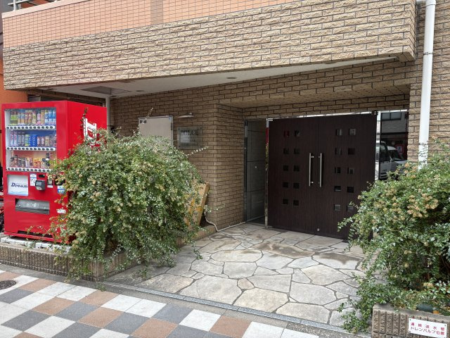 【エントランス】
