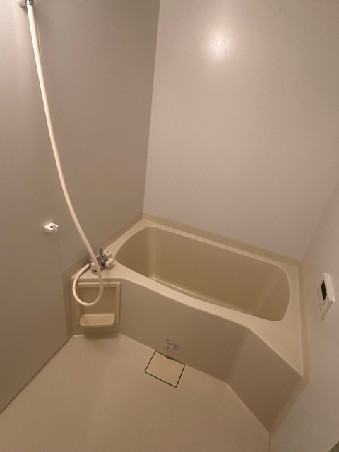 ベロウ春日Aの浴室