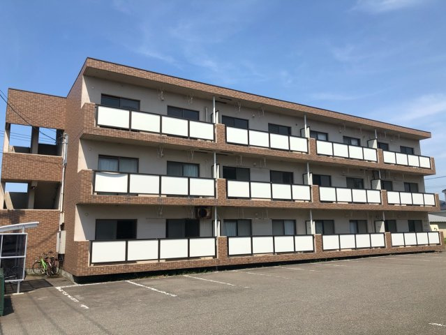 ベロウ春日Aの外観