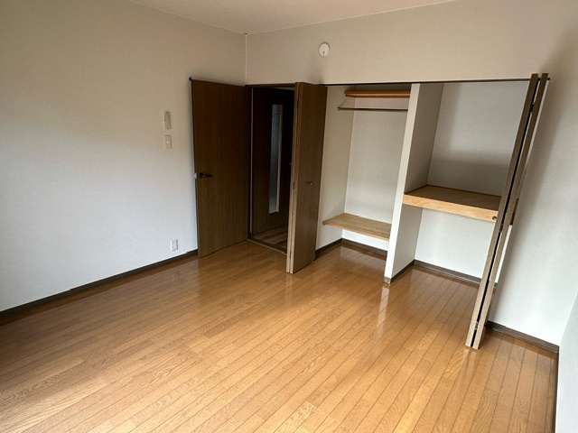 ベロウ春日Aの居間・リビング