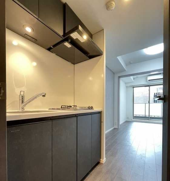 ベルファース三軒茶屋　フリーレント1か月　礼金0　築浅のキッチン