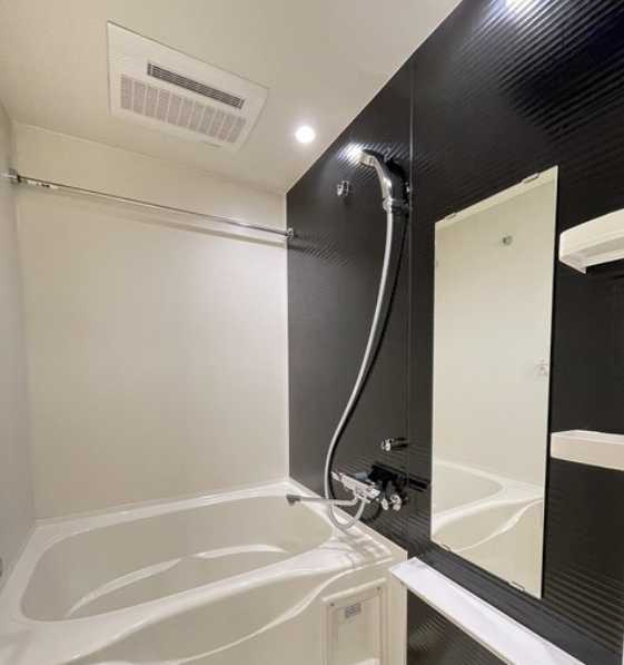 ベルファース三軒茶屋　フリーレント1か月　礼金0　築浅の浴室