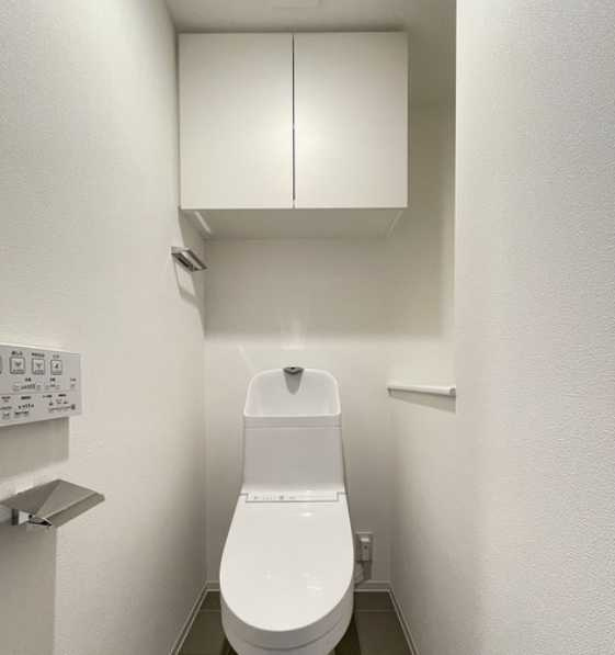 ベルファース三軒茶屋　フリーレント1か月　礼金0　築浅のトイレ