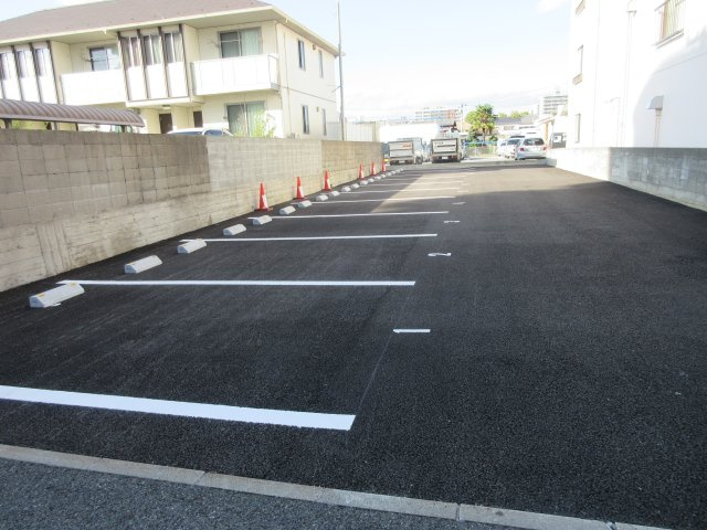 エリートインたいらの駐車場