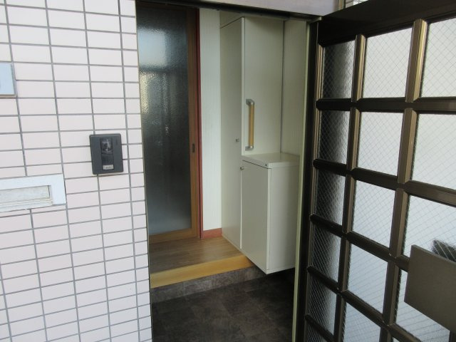 エリートインたいらの玄関