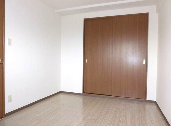 レージュ徳重の収納