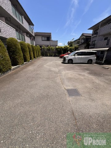 パークサイドK2の駐車場