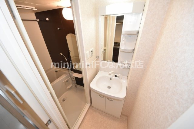 ラグゼ西長堀の洗面所