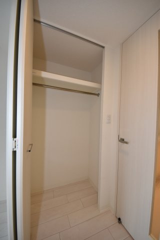 大阪市大正区三軒家西１丁目の賃貸マンションの収納