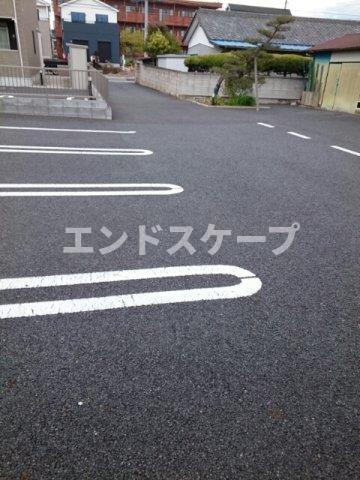 アーバンⅡの駐車場|高崎、前橋のお部屋探しはエンドスケープまで！お客様の理想お聞かせ下さい♪