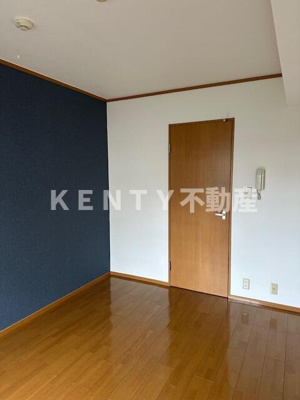 【寝室】 | マデイラ | 落ち着いた色調の寝室です