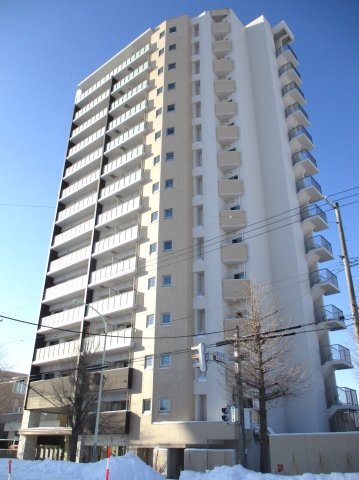 【外観】 | ブランズ新札幌 | ●外壁は重厚感のあるタイル張り