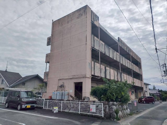 亀山市一棟マンションの外観