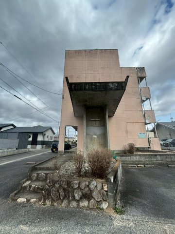 亀山市一棟マンションの間取り