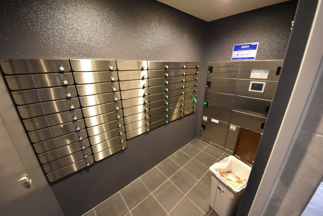 ル・マージュ新町のエントランス