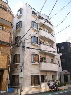 【外観】 | 住む人を映し出す洗練された佇まいは、いつまでも輝き続けながらいつしか街の風景に溶け込んでいきます。