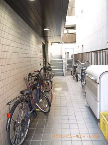 【駐輪場】 | パーソネージュ中板橋 | 屋根付きの駐輪場となっていますので、雨の日でも大切な自転車が濡れずに済みます。