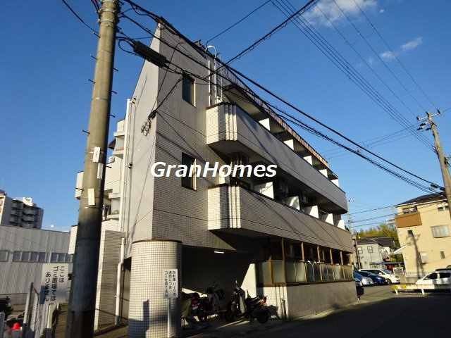 伊川谷マンションの外観