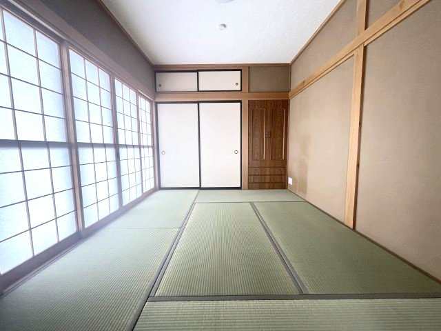 寒河江市大字西根字高畑123-1　中古住宅の和室|南西側和室