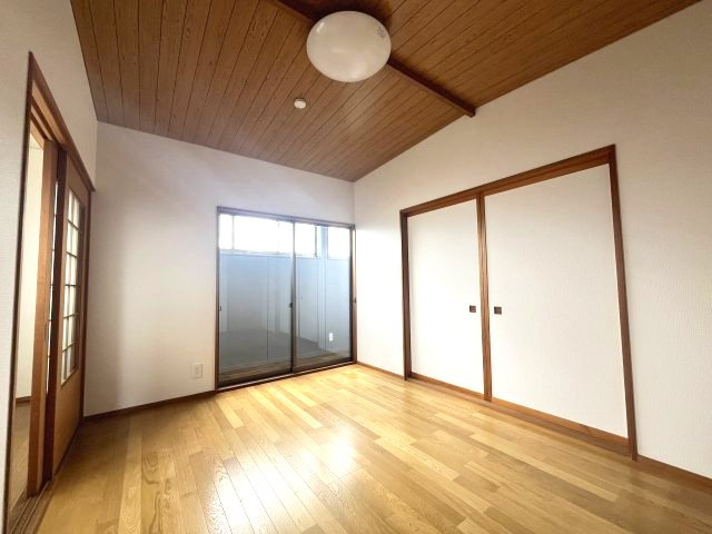 寒河江市大字西根字高畑123-1　中古住宅の洋室|２階西側洋室
