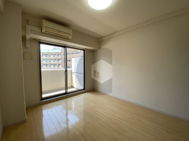 ゼファー東大阪の居間・リビング