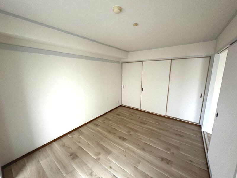 レック難波ビルの寝室