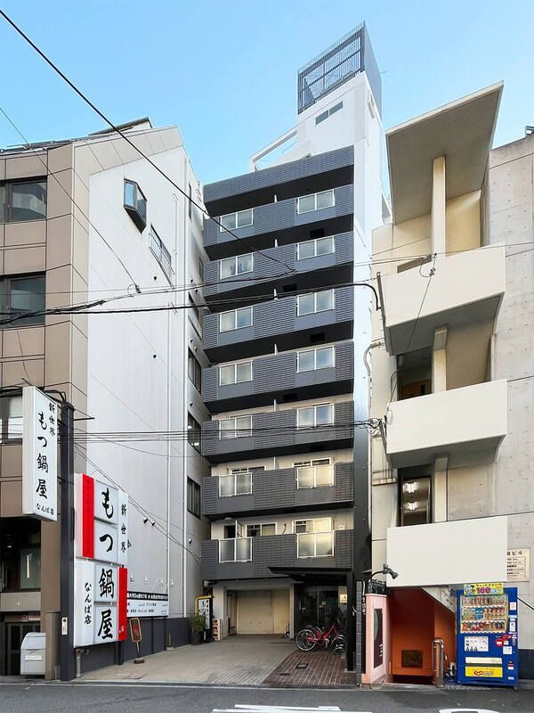 レック難波ビルの外観