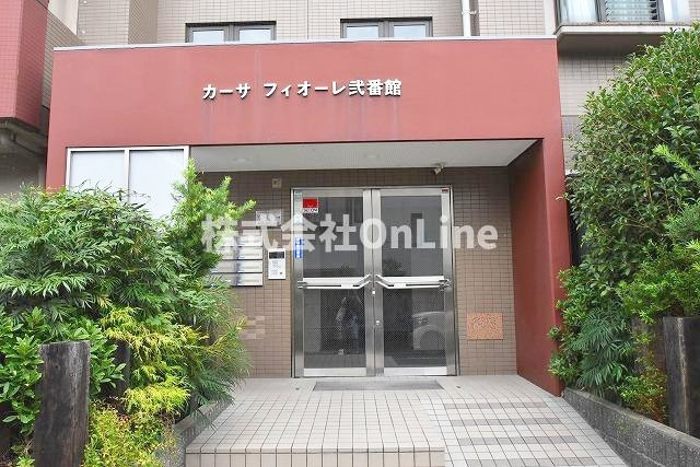 カーサフィオーレ弐番館のエントランス