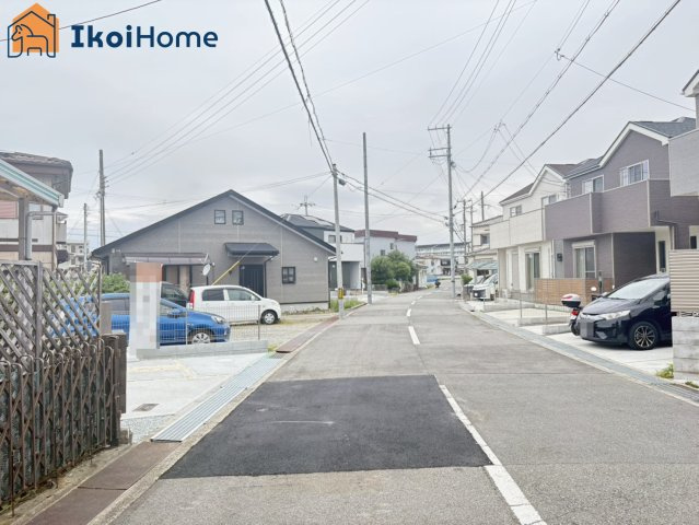 魚住町西岡22期　新築戸建　の前面道路含む現地写真|【ホームページに現地動画掲載中】●年中無休：当日予約可●車通りも少なく、安心の閑静な住宅地