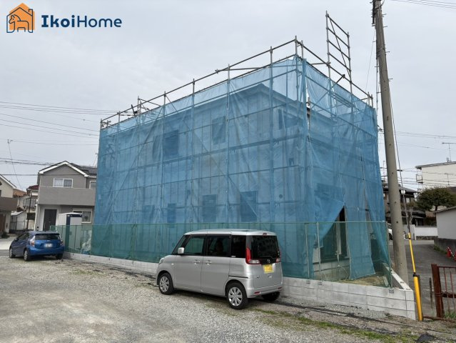 魚住町西岡22期　新築戸建　の居間・リビング|◆同社施工例◆広々としたLDKは開放感があり、大型家具を設置しても圧迫感がありません。