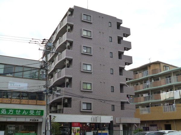 リリーパレスナルシマⅢの外観