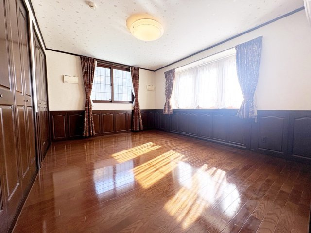 和歌山市東高松3丁目の洋室