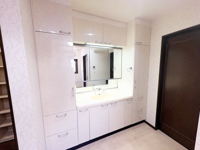 和歌山市東高松3丁目の独立洗面台