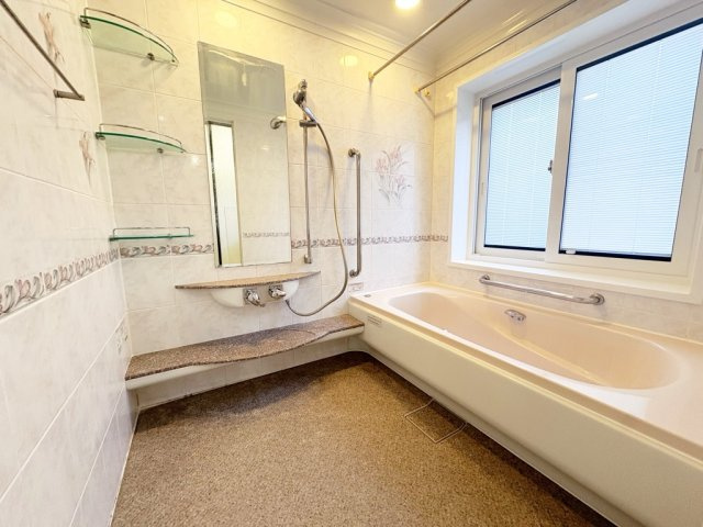 和歌山市東高松3丁目の浴室