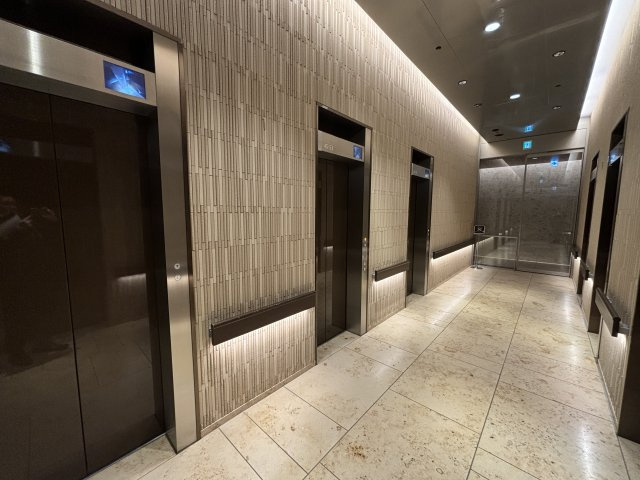 高層階用のエレベーター