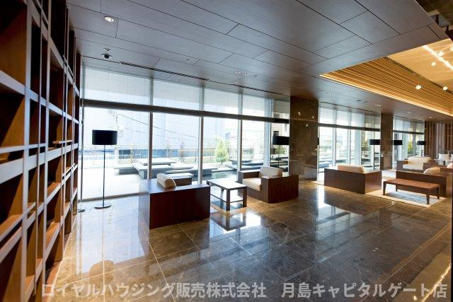 ２階に高級感が漂うラウンジがございます
