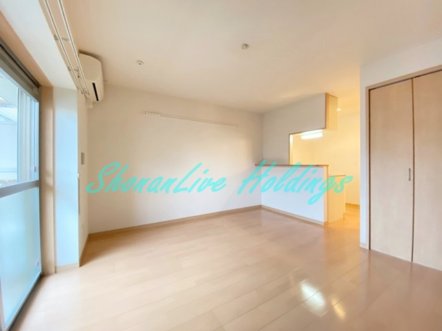 茅ヶ崎市十間坂２丁目の賃貸マンションの居間・リビング