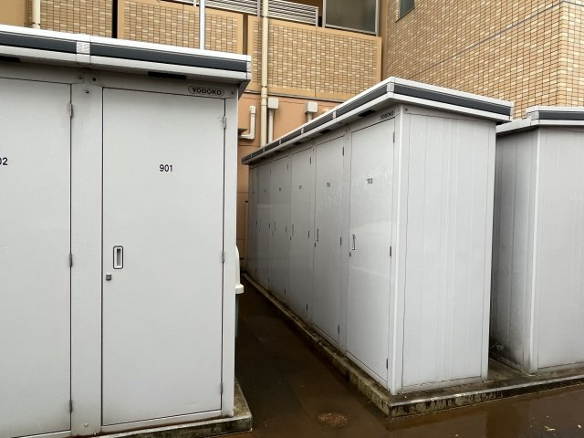 レ・モンデ新潟のその他共用部分|トランクルームになります。
タイヤや屋外のお荷物置きにご利用いただけます。