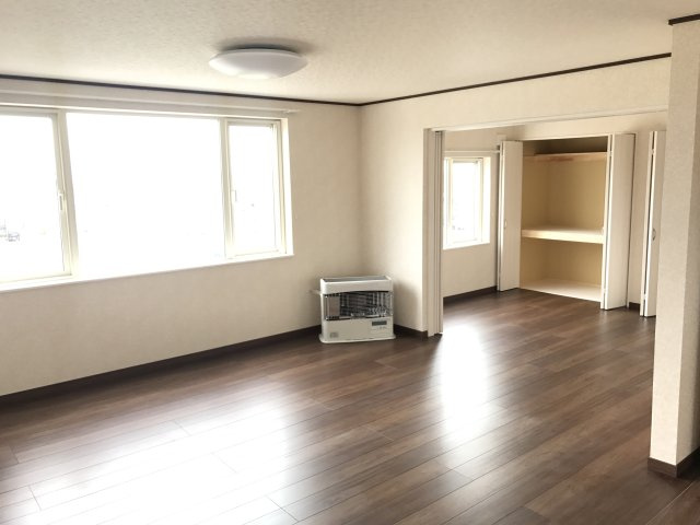 星が浦大通1テラスハウスAの居間・リビング