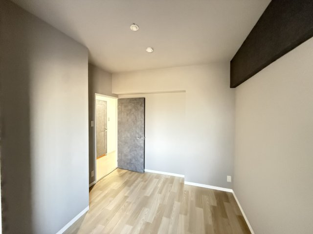 クローバーハイツ岩出の洋室