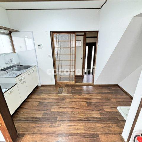 緑町車庫付きテラスの居間・リビング