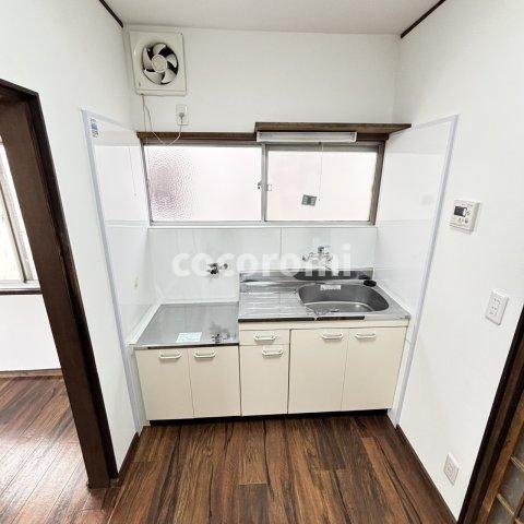 緑町車庫付きテラスのキッチン