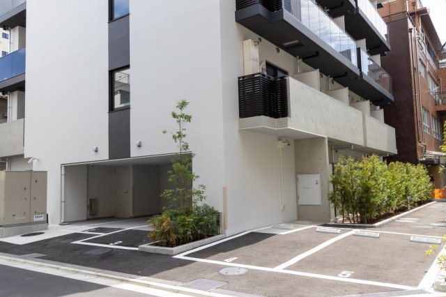 プラウドフラット浅草トレサージュの駐車場|駐車スペースもあります