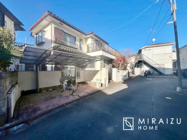 【外観】 | 運転が不安な方も安心な前面道路、きちんと幅員のある道路は女性にも安心です。整備されている道路は気持ちも良いですね♪
