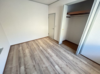 【洋室】 | 千葉市花見川区犢橋町　千葉都市モノレール「スポーツセンター」駅 | ゆったりと安らげる洋室。寝室のゆとりが大きい分だけ、暮らしの安らぎは深まります。