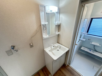 【独立洗面台】 | 千葉市花見川区犢橋町　千葉都市モノレール「スポーツセンター」駅 | 落ち着きとくつろぎを感じられる♪歯磨き粉が行方不明になるようなごちゃごちゃ感も解消。コーディネートされた空間で気持ちよく身だしなみを整えられます！！洗面台周りをすっきり綺麗に保つことが出来ます！！