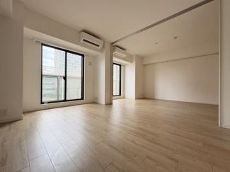 【居間・リビング】 | パーク・アヴェニュー神南 | ※写真は同タイプ住戸です。