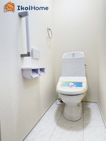 明石市魚住町金ケ崎　新築戸建のトイレ|◆同社施工例◆1階・2階にウォシュレット、暖房便座、脱臭機能を標準装備のトイレを完備！