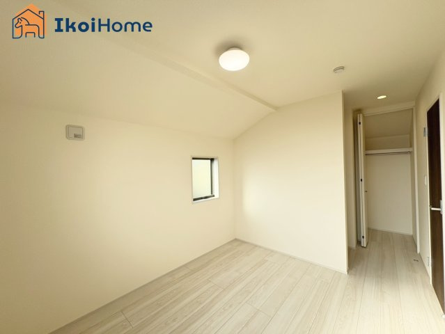 明石市魚住町金ケ崎　新築戸建の子供部屋|◆同社施工例◆注意。カーテン・カーテンレールは付いておりません。弊社にご相談ください。