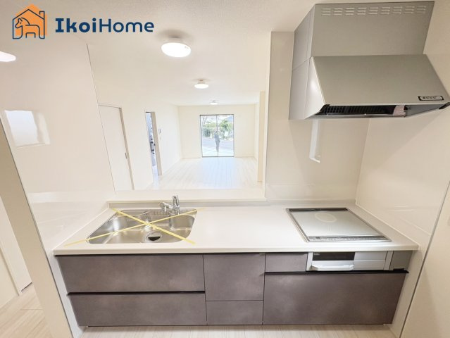 明石市魚住町金ケ崎　新築戸建のキッチン|◆同社施工例◆人気の対面式のキッチン♪調理スペースもゆったり！使いやすいです！